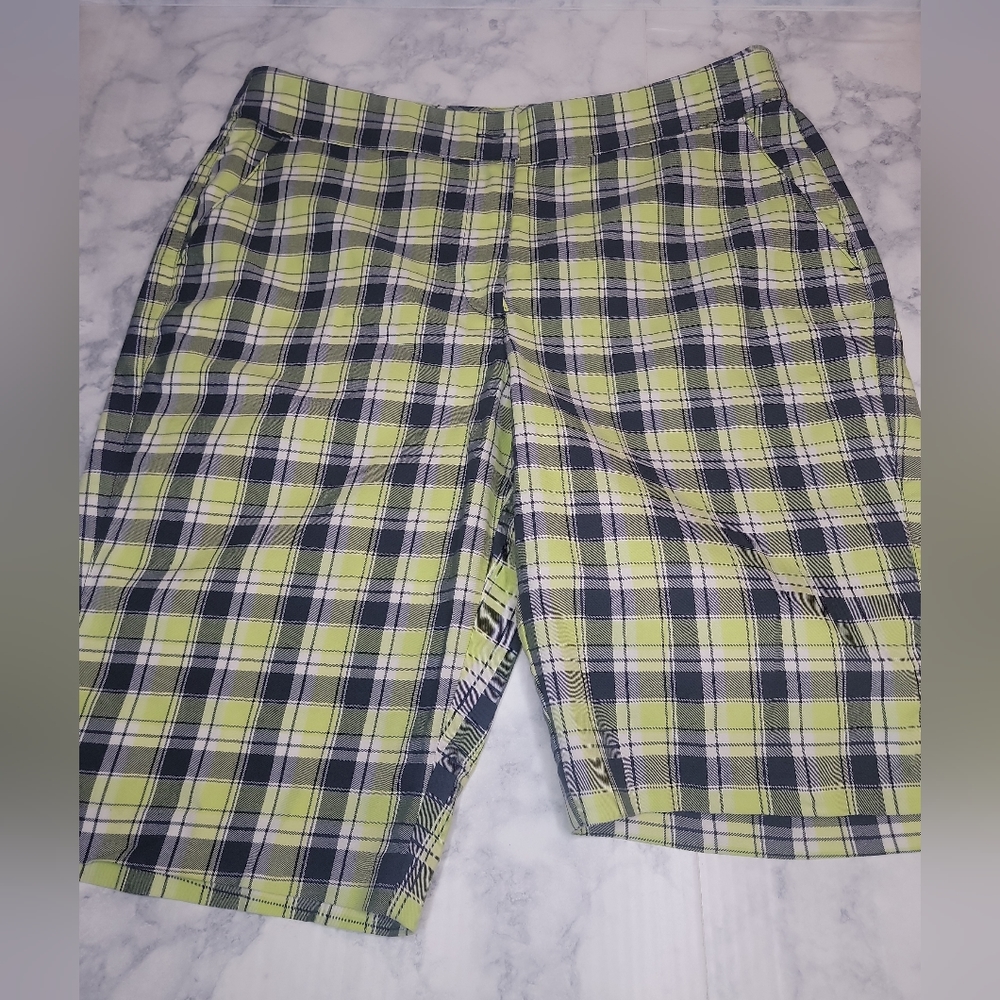 Greg Norman Golf Shorts Women's Size 8 Bermuda Plaid Green, Yellow, and Black